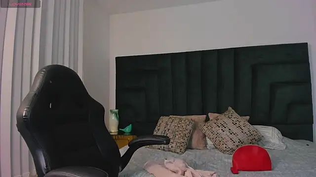 valerieMattson online show from 28, 9, 2025