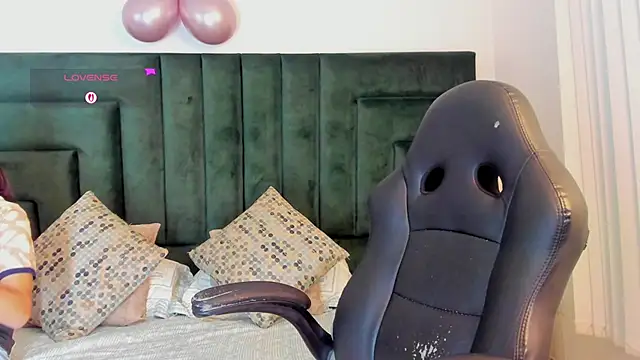 valerieMattson online show from 15, 12, 2025