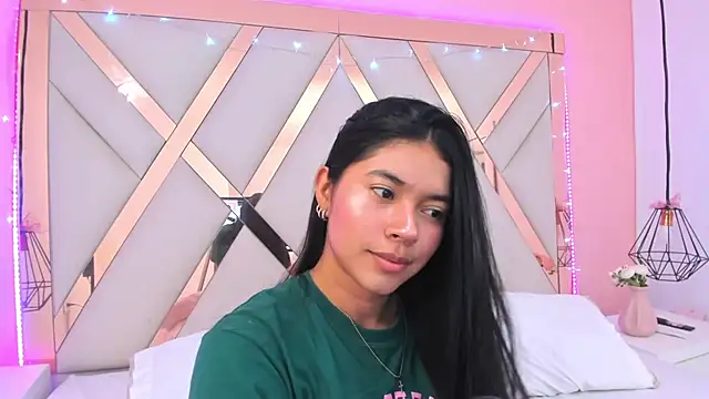 Snapshot of samantaa_shy chatting on 25, 6, 2026 samantaa shy online show from 25, 6, 2026