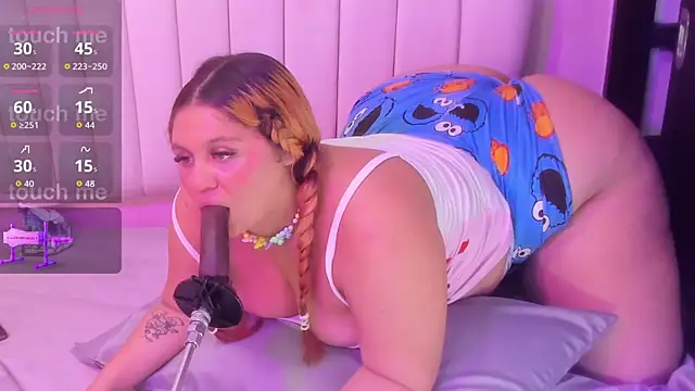 Snapshot of sharlotthe_bigass chatting on 20, 6, 2026 sharlotthe bigass online show from 20, 6, 2026