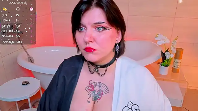 Snapshot of bluelunaray chatting on 18, 11, 2025 bluelunaray online show from 18, 11, 2025