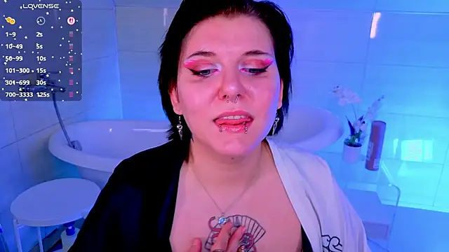 Snapshot of bluelunaray chatting on 22, 11, 2025 bluelunaray online show from 22, 11, 2025