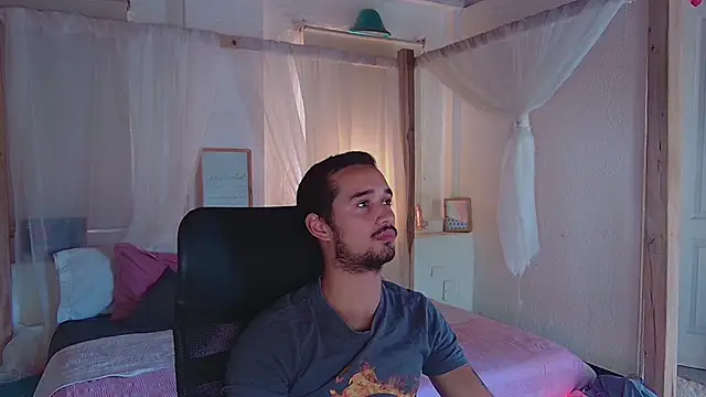 Laila asher online show from 13, 9, 2025