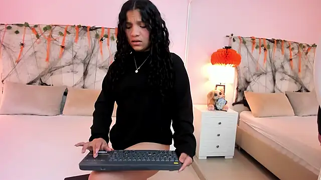 LittleeStar online show from 6, 10, 2025