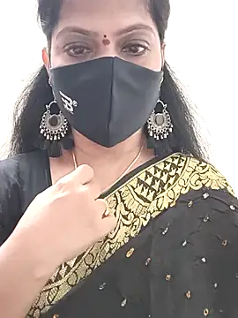 Snapshot of shivani27 chatting on 8, 9, 2025 shivani27 online show from 8, 9, 2025