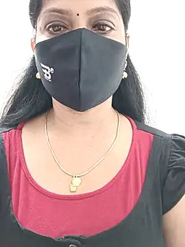 Snapshot of shivani27 chatting on 9, 9, 2025 shivani27 online show from 9, 9, 2025