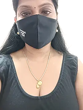 Snapshot of shivani27 chatting on 22, 9, 2025 shivani27 online show from 22, 9, 2025