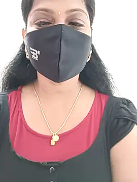 Snapshot of shivani27 chatting on 10, 10, 2025 shivani27 online show from 10, 10, 2025