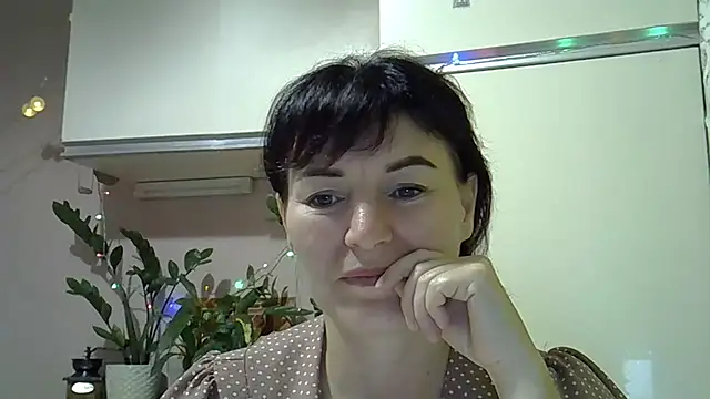 Krystal 82 online show from 11, 9, 2025
