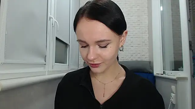 Snapshot of Blair_Yates chatting on 13, 11, 2025 Blair Yates online show from 13, 11, 2025