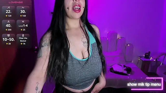 Snapshot of megan_foz chatting on 17, 9, 2025 megan foz online show from 17, 9, 2025