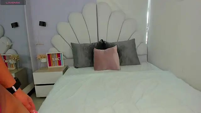 shamara thomson online show from 9, 4, 2026