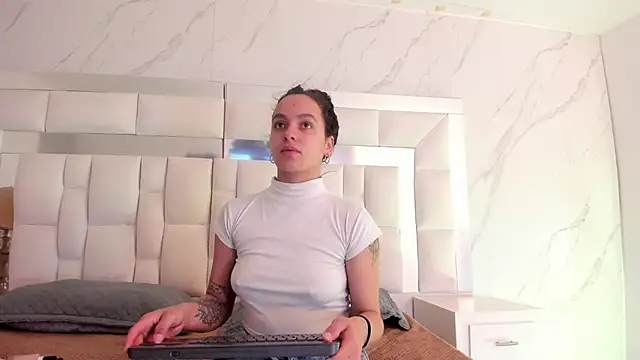 Maia Park online show from 25, 2, 2026