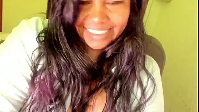 Snapshot of ebonylouissexyhot chatting on 17, 10, 2025 ebonylouissexyhot online show from 17, 10, 2025