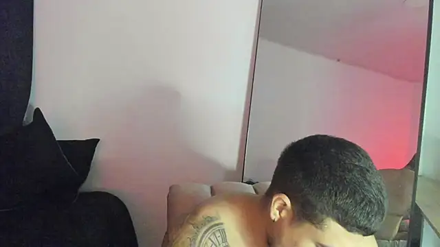 Snapshot of ThiagoLugo chatting on 31, 10, 2025 ThiagoLugo online show from 31, 10, 2025