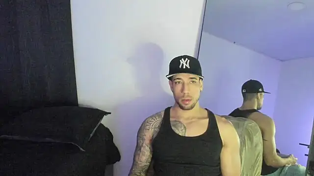 Snapshot of ThiagoLugo chatting on 22, 11, 2025 ThiagoLugo online show from 22, 11, 2025