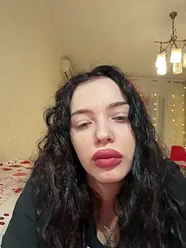 Hannah xBaby online show from 4, 11, 2025