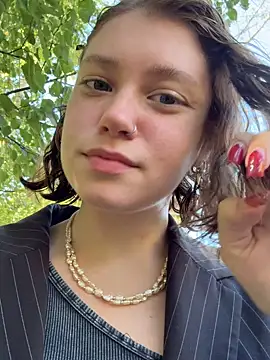 lucy-joy online show from 13, 9, 2025