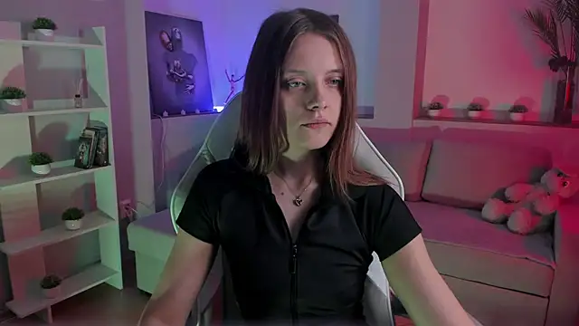 Snapshot of AlicePill chatting on 23, 10, 2025 AlicePill online show from 23, 10, 2025