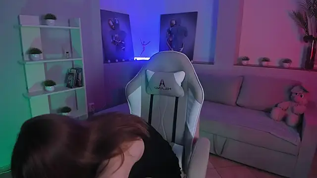 Snapshot of AlicePill chatting on 30, 10, 2025 AlicePill online show from 30, 10, 2025