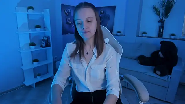 Snapshot of AlicePill chatting on 21, 11, 2025 AlicePill online show from 21, 11, 2025