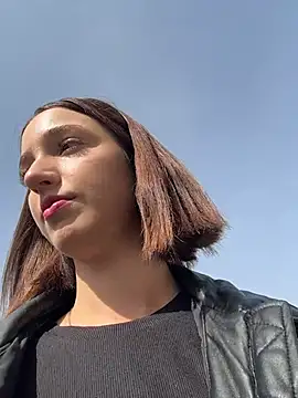 DollyTall online show from 6, 10, 2025