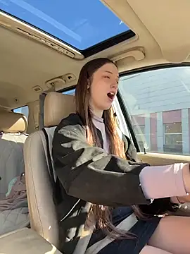 DollyTall online show from 29, 3, 2026