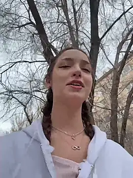 DollyTall online show from 13, 4, 2026