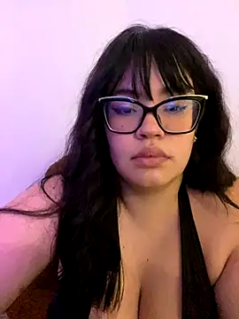 Snapshot of Emily_Taylor2 chatting on 2, 12, 2025 Emily Taylor2 online show from 2, 12, 2025