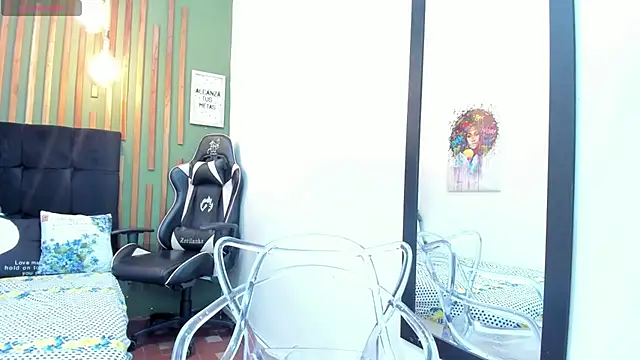 Snapshot of Laura_Sex19 chatting on 30, 9, 2025 Laura Sex19 online show from 30, 9, 2025