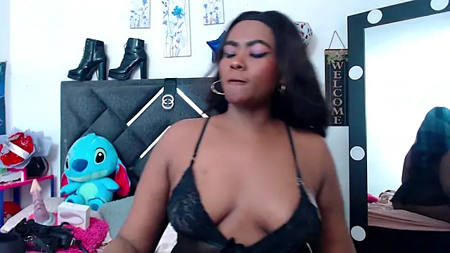 Snapshot of NatashaBella chatting on 24, 9, 2025 NatashaBella online show from 24, 9, 2025