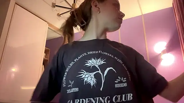 Snapshot of LinaMoonBlessed chatting on 22, 3, 2026 LinaMoonBlessed online show from 22, 3, 2026