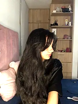 Snapshot of SelinaCatt_ chatting on 13, 11, 2025 SelinaCatt online show from 13, 11, 2025