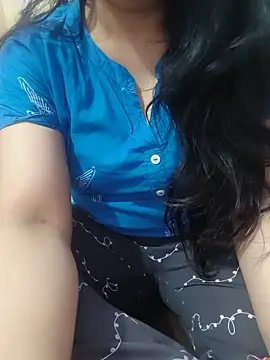Snapshot of roshni_agrawal0 chatting on 2, 7, 2026 roshni agrawal0 online show from 2, 7, 2026