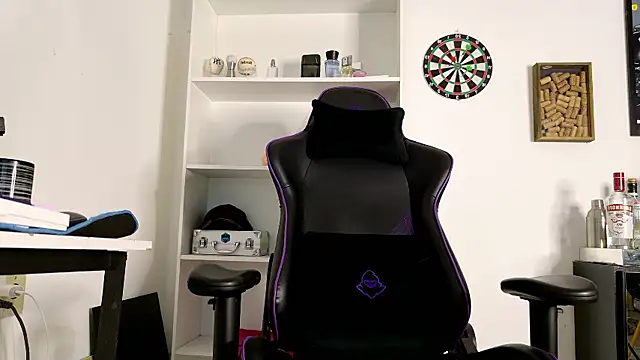 aaron nvk online show from 17, 10, 2025