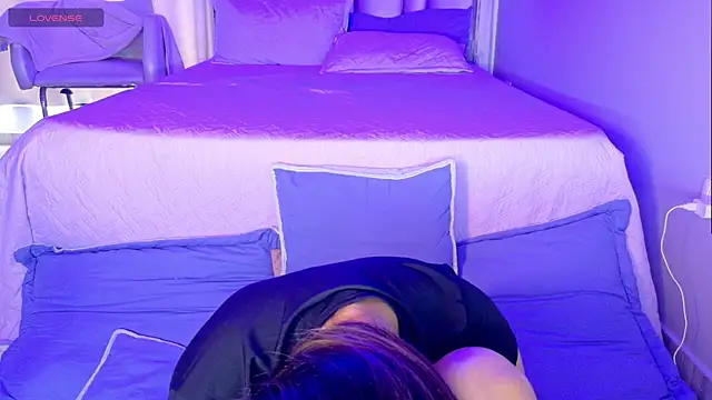 InnoocentLunaa online show from 12, 9, 2025