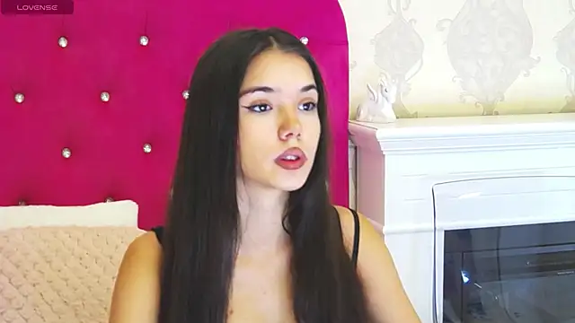 Snapshot of AlexisDevine chatting on 1, 10, 2025 AlexisDevine online show from 1, 10, 2025