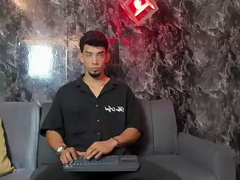 Snapshot of prince_arthur77 chatting on 8, 7, 2026 prince arthur77 online show from 8, 7, 2026