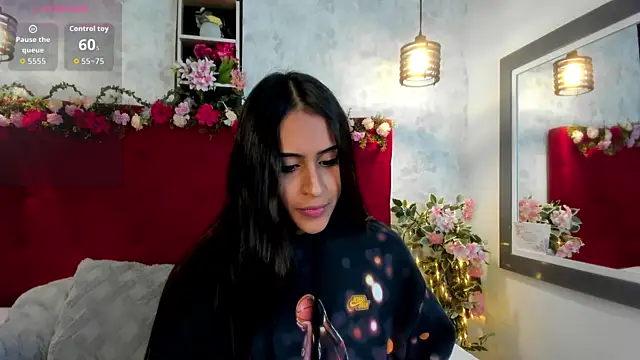 SarahEscobarr online show from 18, 9, 2025