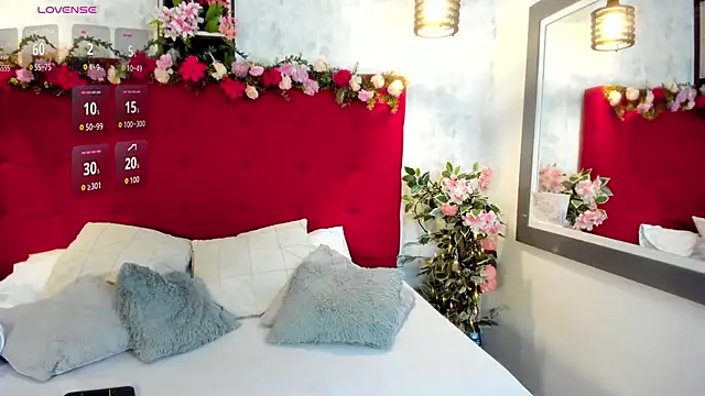 SarahEscobarr online show from 23, 9, 2025