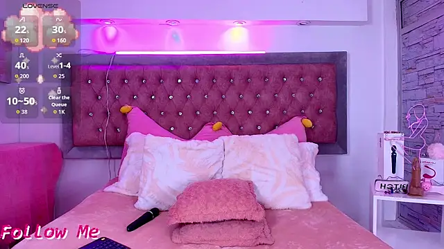 Snapshot of Bonn_Glow chatting on 23, 10, 2025 Bonn Glow online show from 23, 10, 2025