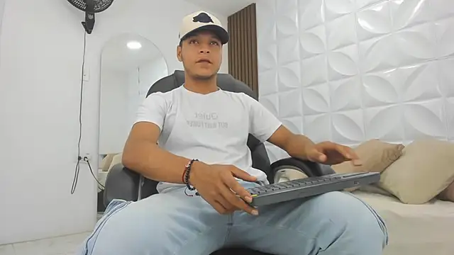 Ricky Owens1 online show from 24, 11, 2025