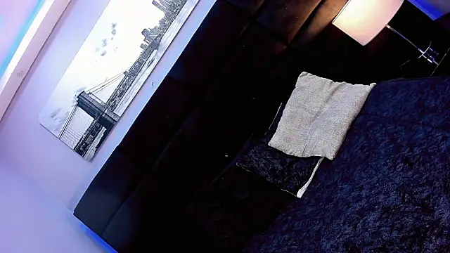 Snapshot of Valeria_Rouss chatting on 9, 11, 2025 Valeria Rouss online show from 9, 11, 2025