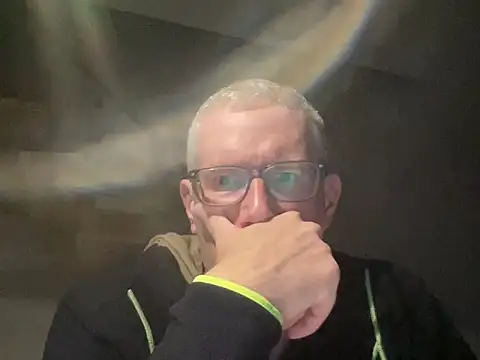 Snapshot of choupipat1 chatting on 27, 9, 2025 choupipat1 online show from 27, 9, 2025