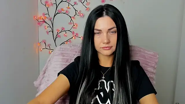 Snapshot of Lune_Moon chatting on 8, 5, 2026 Lune Moon online show from 8, 5, 2026