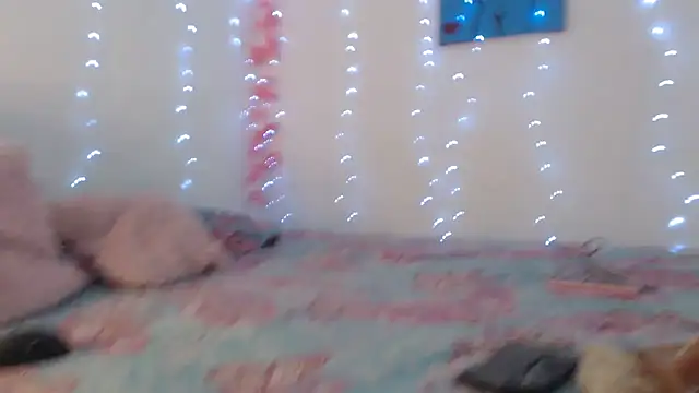 Snapshot of Victoria_new chatting on 4, 12, 2025 Victoria new online show from 4, 12, 2025