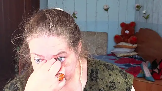 Audrey Aura online show from 14, 9, 2025