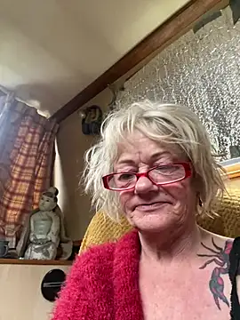 ladyboatlady online show from 2, 4, 2026