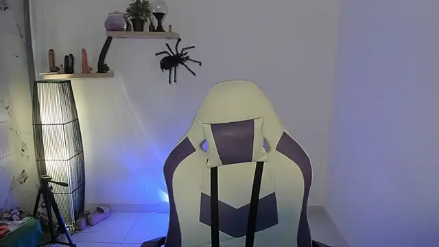 Snapshot of scarlett_enjoy1 chatting on 29, 10, 2025 scarlett enjoy1 online show from 29, 10, 2025