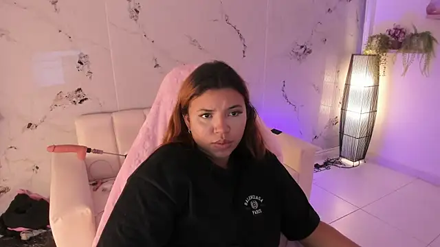 Snapshot of scarlett_enjoy1 chatting on 18, 11, 2025 scarlett enjoy1 online show from 18, 11, 2025